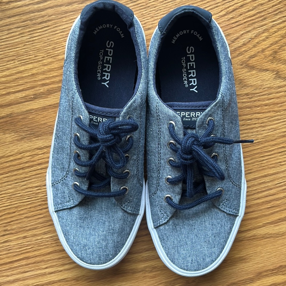 SPERRY TOP -SIDER Memory Foam shoes New Never Worn size 4